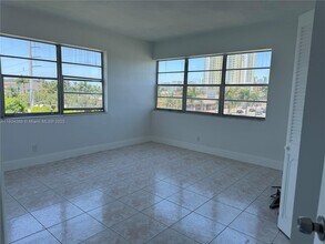 1333 E Hallandale Beach Blvd, Unit 444 in Hallandale Beach, FL - Building Photo - Building Photo
