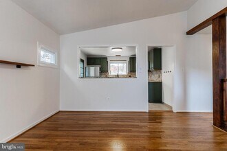 6609 Bowie Dr in Springfield, VA - Foto de edificio - Building Photo