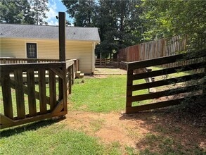 4755 Perry Rd in Gainesville, GA - Building Photo - Building Photo
