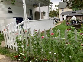 422 W William St in Ann Arbor, MI - Building Photo