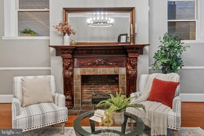 3 W Mt Vernon Pl in Baltimore, MD - Building Photo - Building Photo