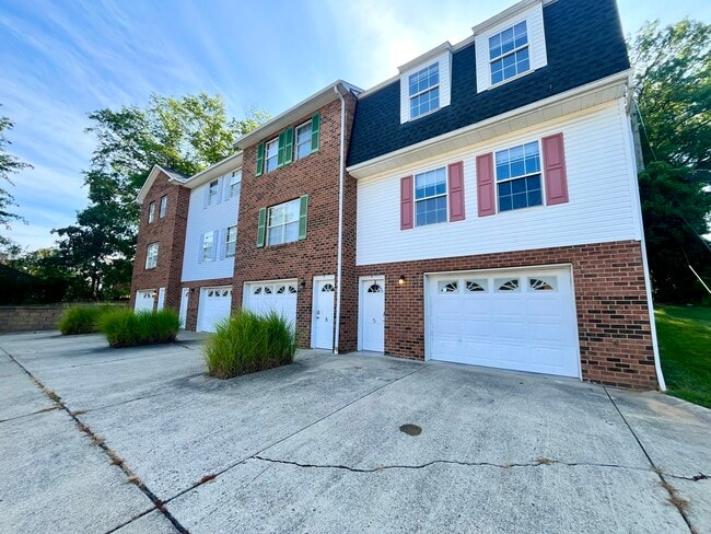 property at 5 Thistlewood Ln