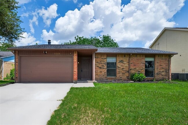 17518 Autumn Hills Dr