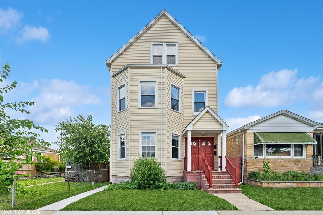 5104 N Austin Ave in Chicago, IL - Building Photo