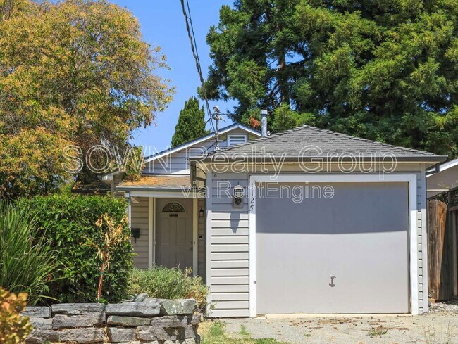 property at 1125 Woodrow St