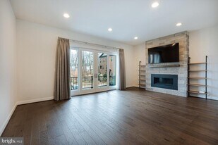 4485 Lateleaf Trl in Fairfax, VA - Building Photo