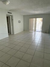 3527 NE 168th St in North Miami Beach, FL - Building Photo - Building Photo