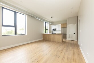 6018 N Winthrop Ave in Chicago, IL - Building Photo - Building Photo