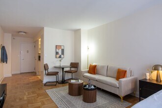 30 Park Ave in New York, NY - Building Photo - Building Photo