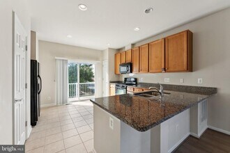 9481 Canonbury Square in Fairfax, VA - Building Photo - Building Photo