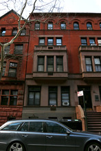 32 W 71st St in New York, NY - Building Photo - Building Photo