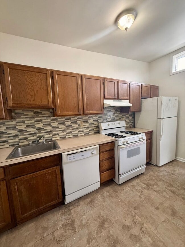 property at 607-609 School St