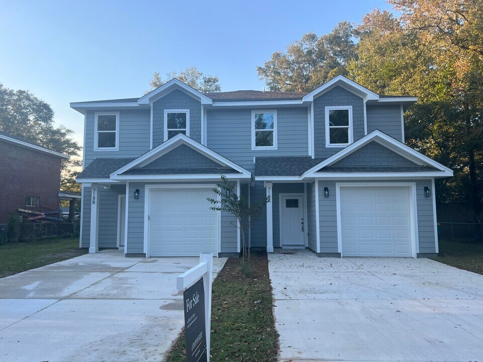 718 Powell Dr in Niceville, FL - Building Photo