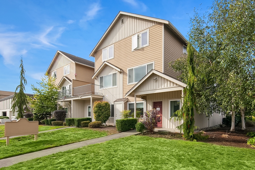 Wetmore Apartments in Everett, WA - Building Photo