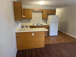 1507 Ashland Dr, Unit G in Greenville, NC - Building Photo - Building Photo