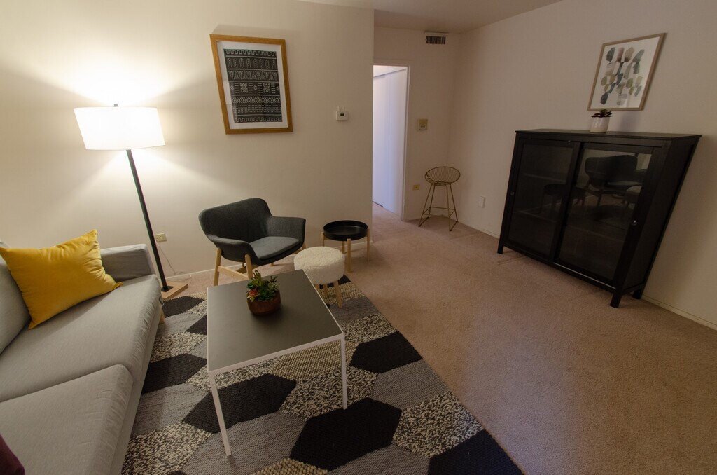 Broadview Gardens & Pleasant Valley Apartments in Cleveland, OH