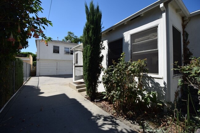 11022 Otsego St, Unit 11024.5