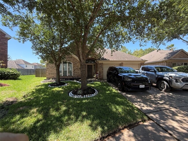 7418 Lakesage Ln