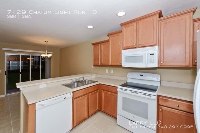 7129 Chatum Light Run-Unit -D in Bradenton, FL - Building Photo - Building Photo