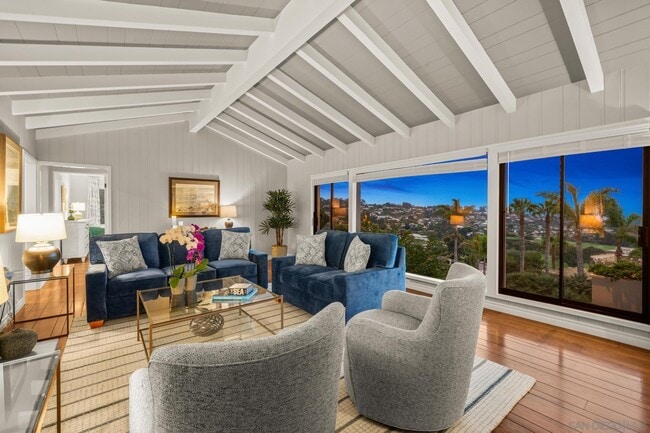 7201 Country Club Dr in San Diego, CA - Building Photo - Building Photo