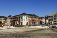 18 Clark Ave W in Vaughan, ON - Building Photo - Building Photo