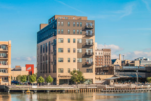 Flats On The Fox Apartments