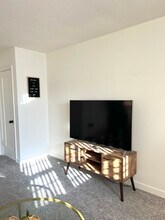1526 Lake Elmo Dr, Unit 1 in Billings, MT - Building Photo - Building Photo