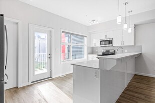 1631 Hammond Cres NW in Edmonton, AB - Building Photo