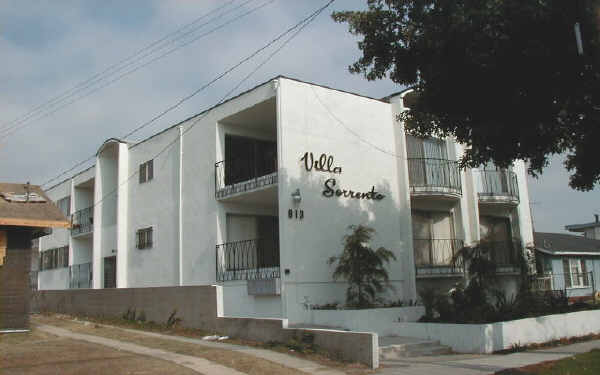 Villa Sorrento in Inglewood, CA - Foto de edificio