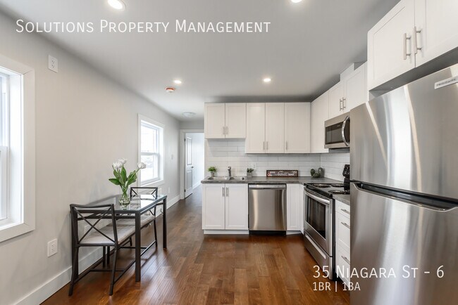 35 Niagara St in St Catharines, ON - Building Photo - Building Photo