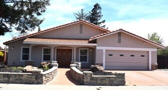 8652 Elk Ridge Way in Elk Grove, CA - Building Photo