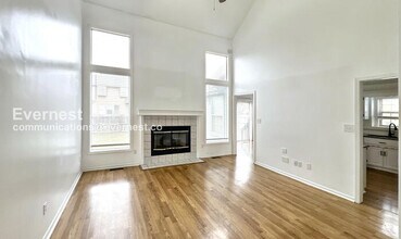 928 SE 12 Terrace in Lee's Summit, MO - Building Photo - Building Photo