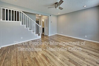 613 Eastboro Dr in Nashville, TN - Foto de edificio - Building Photo
