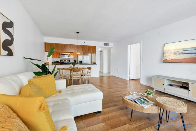 1200 Brickell Bay Dr in Miami, FL - Building Photo - Building Photo