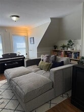 130 Elmgrove Ave in Providence, RI - Foto de edificio - Building Photo