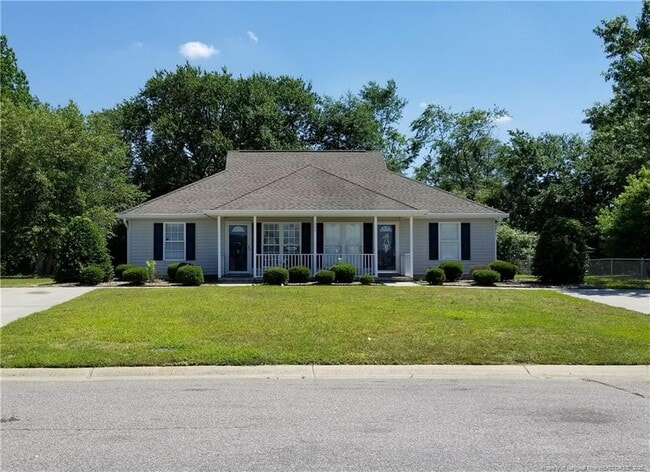 property at 1002 Pinecrest Dr