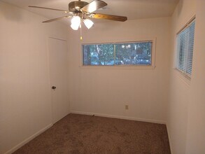 6040 Cessna Dr in Montgomery, TX - Building Photo - Building Photo