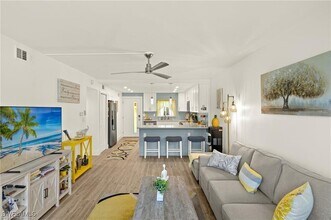 1417 Chesapeake Ave in Naples, FL - Building Photo - Building Photo