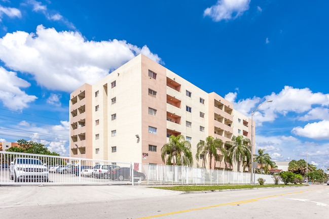 Valencia Towers in Hialeah, FL - Building Photo - Building Photo