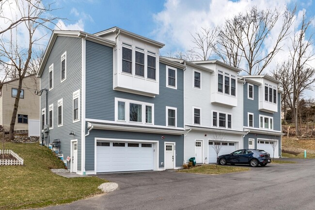 33 Dominion Rd in Worcester, MA - Building Photo - Building Photo