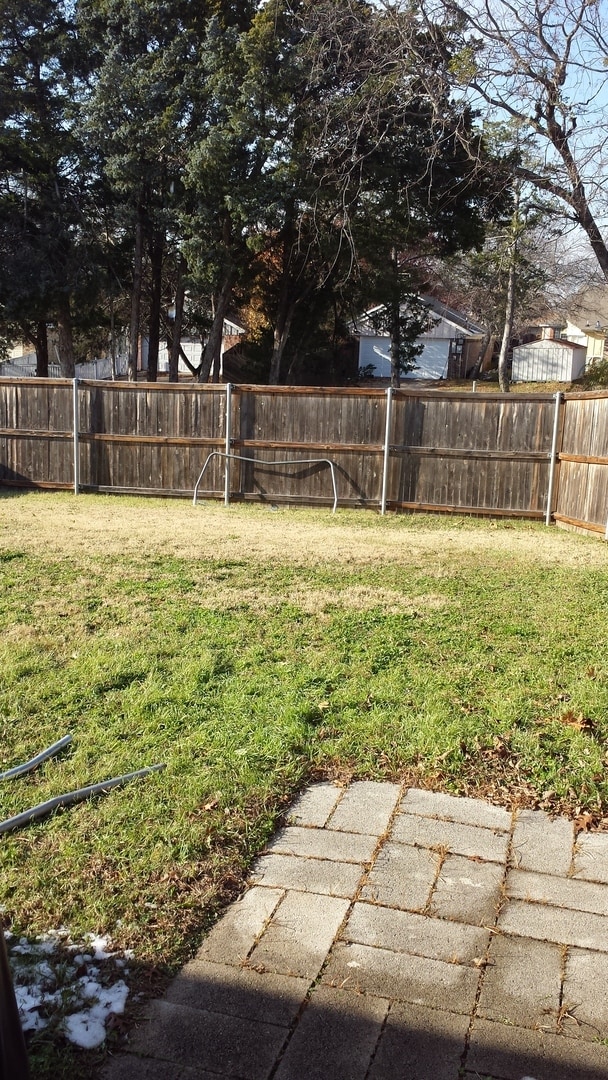 1043 Meadow Run Dr in Duncanville, TX - Building Photo - Building Photo