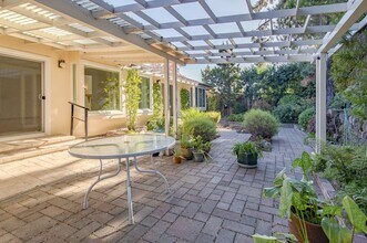908 Glennan Dr in Redwood City, CA - Building Photo - Building Photo