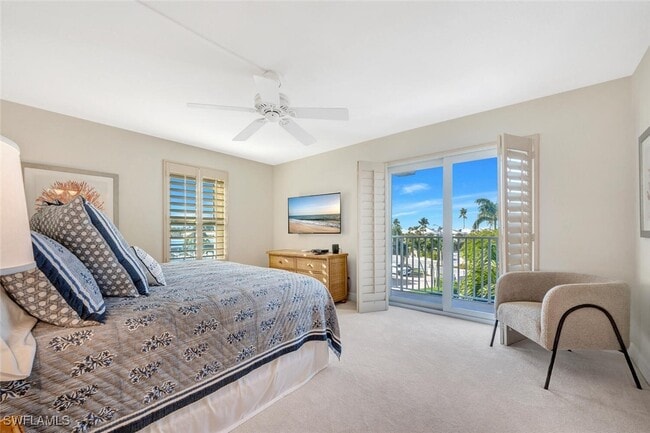 property at 2800 Gulf Shore Blvd N