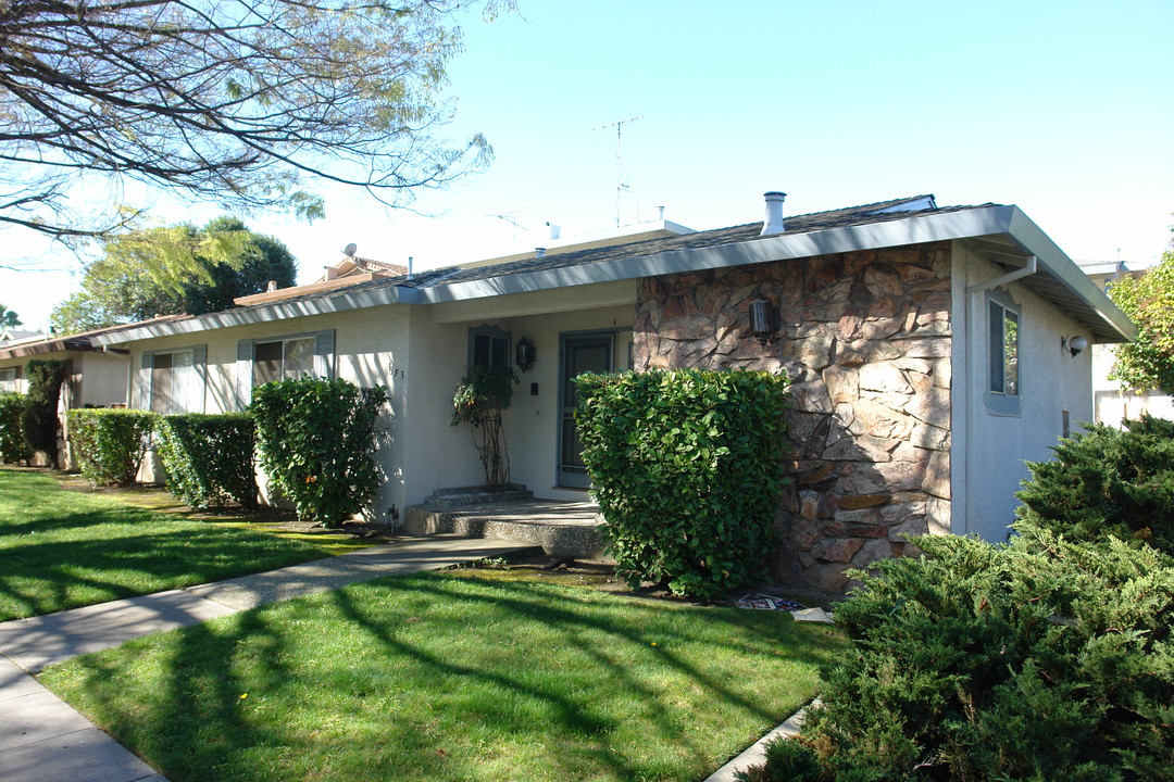 1393 Lexington Dr in San Jose, CA - Building Photo