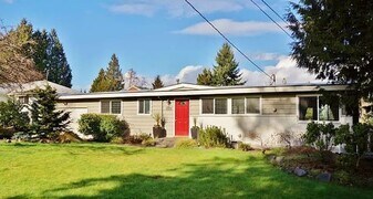 2032 NE 177th St in Shoreline, WA - Building Photo