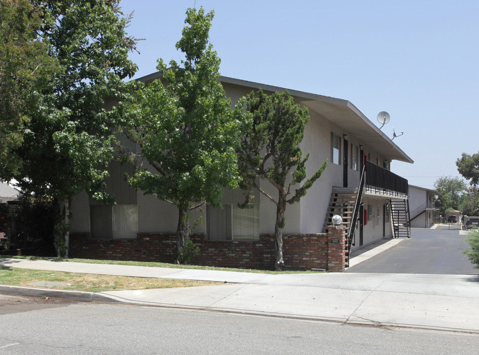 4988 Sierra Vista Ave in Riverside, CA - Building Photo