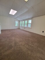 1405 W 5th St, Unit Upstairs