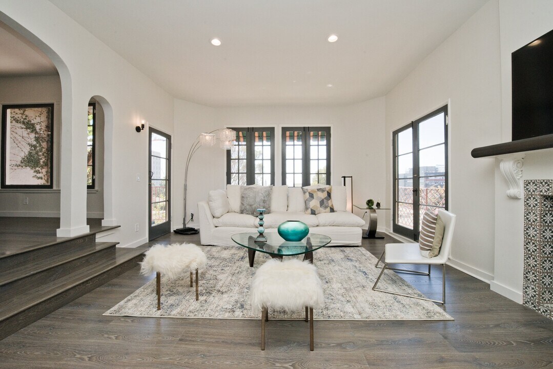 6681 Emmet Ter, Unit B in Los Angeles, CA - Building Photo
