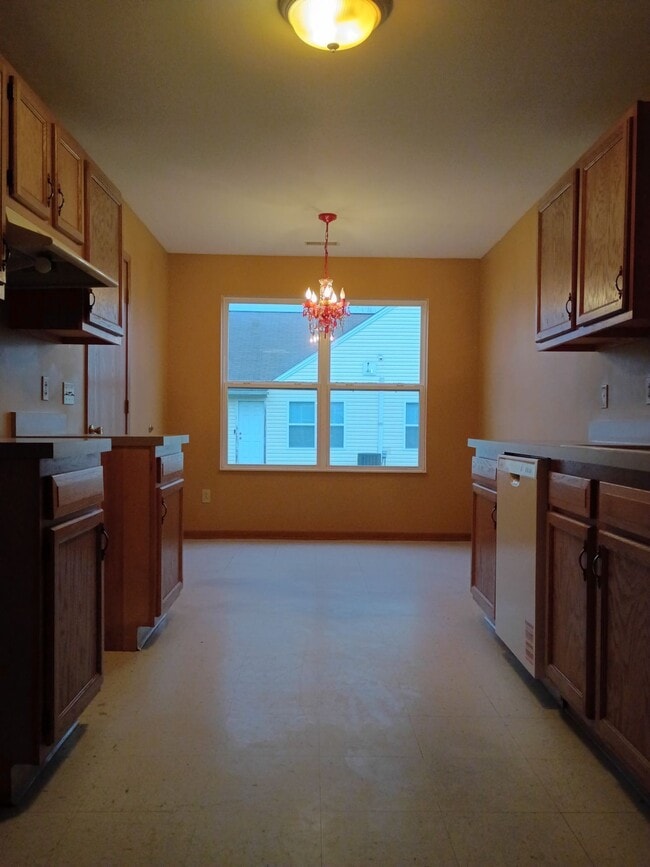 2960 Megan Cir in Youngstown, OH - Building Photo - Building Photo