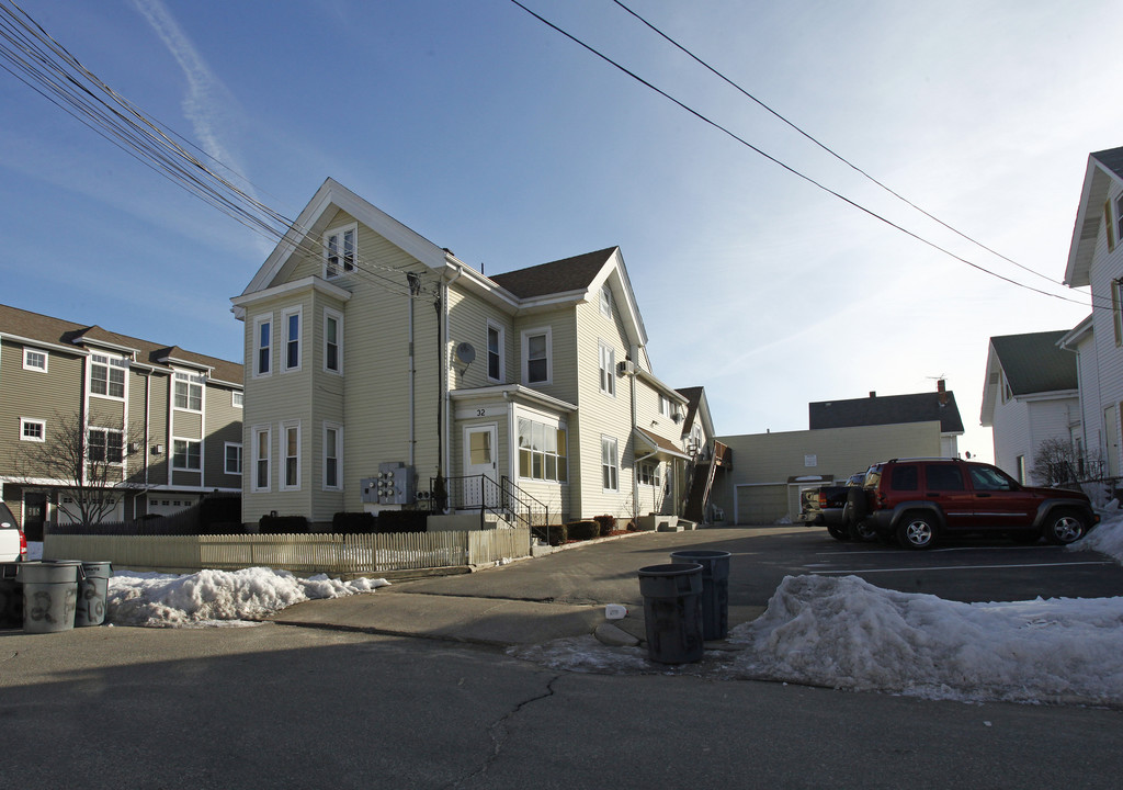 32 Floyd St in Waltham, MA - Foto de edificio